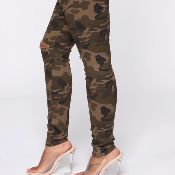 Fashion Nova First Cadet Camo Pants - Small - Picture 8 of 8